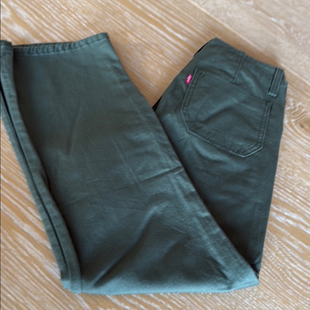 Levi’s ladies size 25 Green